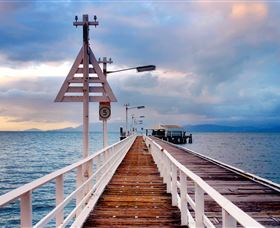 Picnic Bay - Holiday Sunshine Coast 0