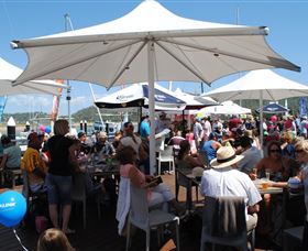 Live Entertainment At Magnetic Island - Sunshine Coast Tourism 2