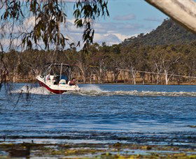 Lake Elphinstone - Holiday Sunshine Coast 1