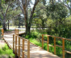 Green Corridor Walking Track - Sunshine Coast Tourism 0