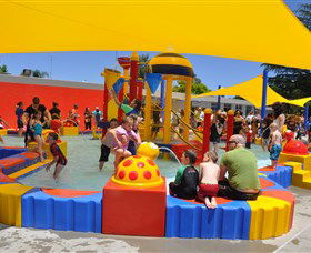 Holland Park Swimming Pool - Holiday Sunshine Coast 0