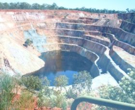 Peak Hill Open Cut Experience - Sunshine Coast Tourism 0