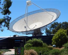 CSIRO Parkes Radio Telescope - Sunshine Coast Tourism 5