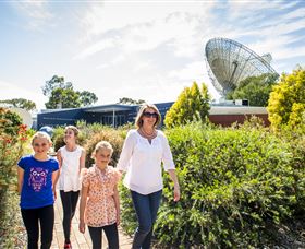 CSIRO Parkes Radio Telescope - Sunshine Coast Tourism 4