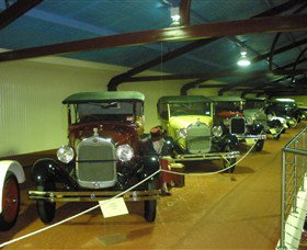 McFeeters Motor Museum And Visitor Information Centre - Sunshine Coast Tourism 3