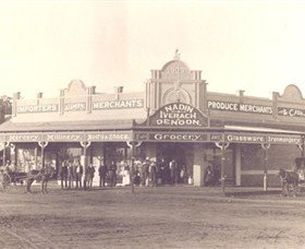 Up-To-Date Store Cultural And Learning Precinct - Holiday Sunshine Coast 2