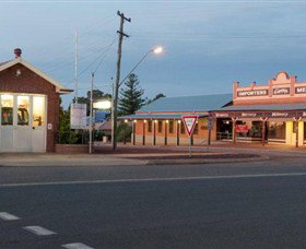 Up-To-Date Store Cultural And Learning Precinct - Holiday Sunshine Coast 4