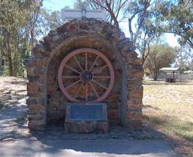 Jindera Pioneer Cairn - Sunshine Coast Tourism 0