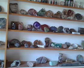 Beechworth Stoneage Gems - Holiday Sunshine Coast 1