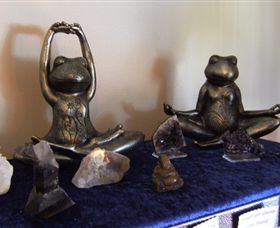 Hugs Across The Cosmos - Holiday Sunshine Coast 4