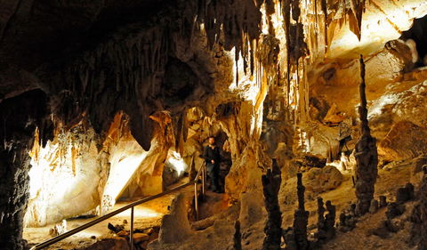 Wollondilly Cave - Sunshine Coast Tourism 0