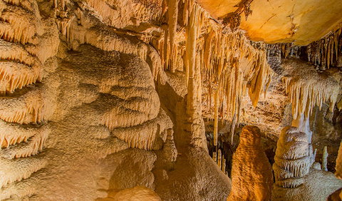 Kooringa Cave - Sunshine Coast Tourism 2