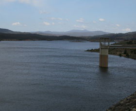 Googong Foreshores - Holiday Sunshine Coast 0