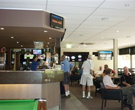 Queanbeyan Golf Club - Holiday Sunshine Coast 1