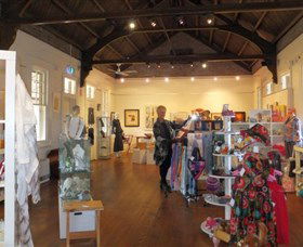 Gallery On Track - Holiday Sunshine Coast 0