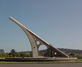 Singleton Sundial - Sunshine Coast Tourism 0