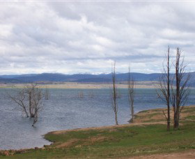 Lake Eucumbene - Holiday Sunshine Coast 0
