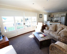 Keith Tulloch Wine - Sunshine Coast Tourism 3