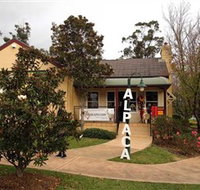 Australian Alpaca Barn - Hunter Valley Gardens - Sunshine Coast Tourism