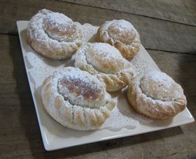 Kangaroo Valley Pie Shop - Holiday Sunshine Coast 3