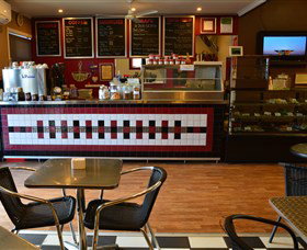 Shoalhaven Fine Art And Framing - Holiday Sunshine Coast 2