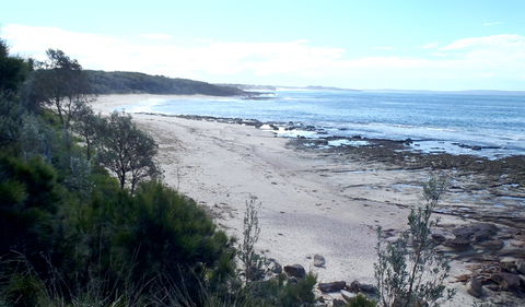 Monument Beach Picnic Area - Sunshine Coast Tourism 0