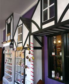 Edgey's Manor - Sunshine Coast Tourism 2