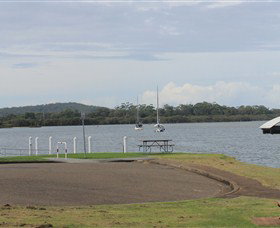 Laurieton Riverside Seafoods - Sunshine Coast Tourism 2