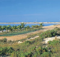 Exmouth Town Beach - Sunshine Coast Tourism