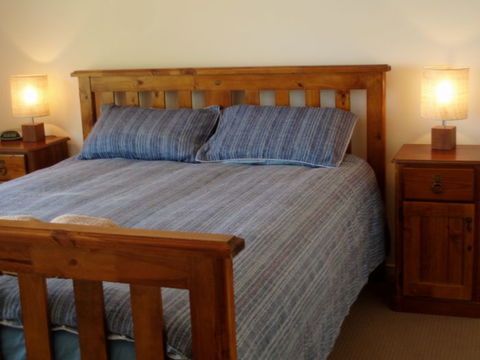 Lake Escape - Holiday Sunshine Coast 0