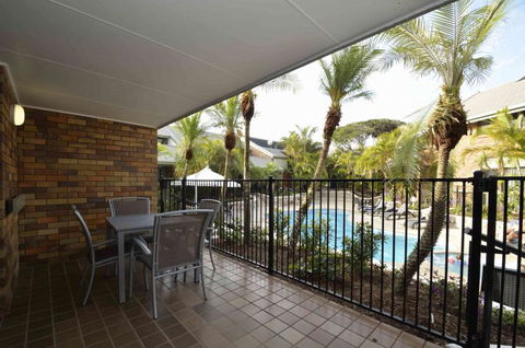 Glen Eden Beach Resort - Holiday Sunshine Coast 1