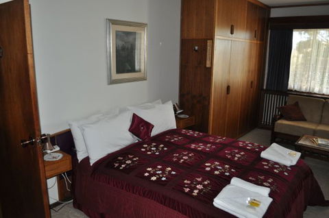 Sages Haus Bed And Breakfast - Sunshine Coast Tourism 5