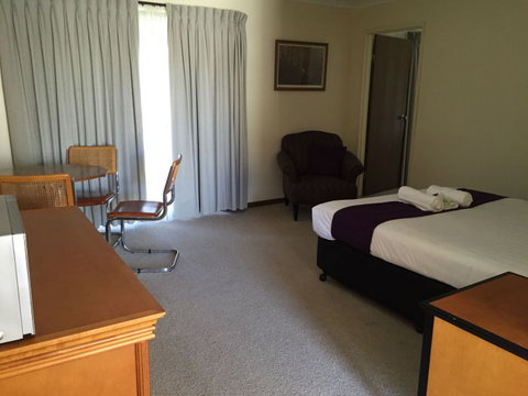 Balranald Motor Inn  - Holiday Sunshine Coast 6