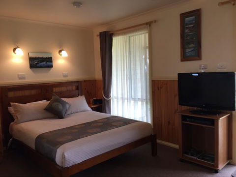 Promhills Cabins - Sunshine Coast Tourism 3