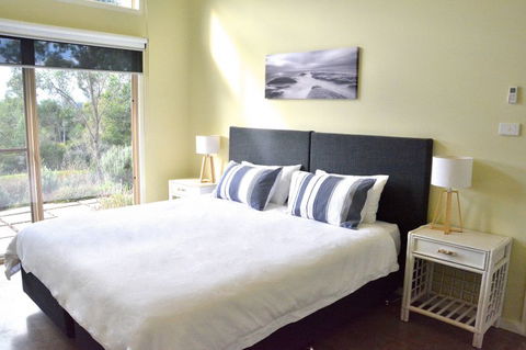 Tilba Coastal Retreat - Sunshine Coast Tourism 4