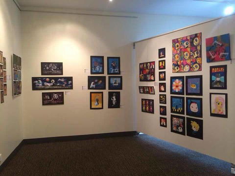Glen Innes Art Gallery Inc - Holiday Sunshine Coast 3