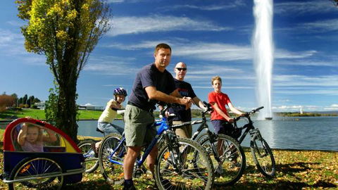 Lake Burley Griffin - Sunshine Coast Tourism 0