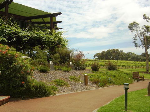 Margaret River, Caves, Wine And Cape Leeuwin Lighthouse Tour From Perth - Sunshine Coast Tourism 2