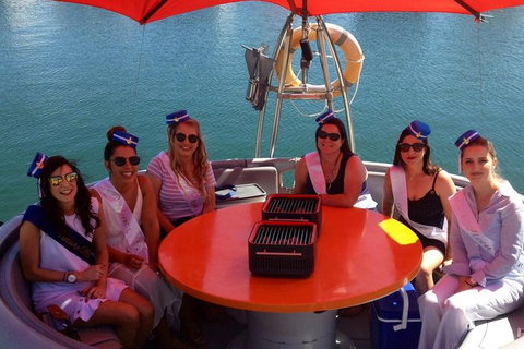Self-Drive BBQ Boat Hire Mandurah - Group Of 7 - 10 People - Sunshine Coast Tourism 3