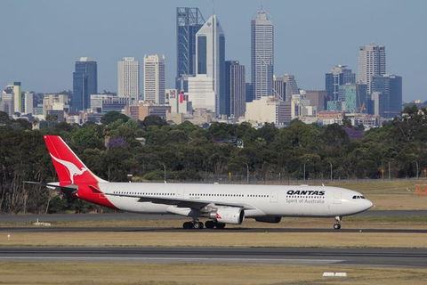 Airport Transfer-Fremantle To Perth Airport - Sunshine Coast Tourism 1