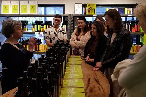 7 Hour Full Day Tour: Morning Tea, Chocolate, Olives, 3 Wineries & Lunch - Sunshine Coast Tourism 12