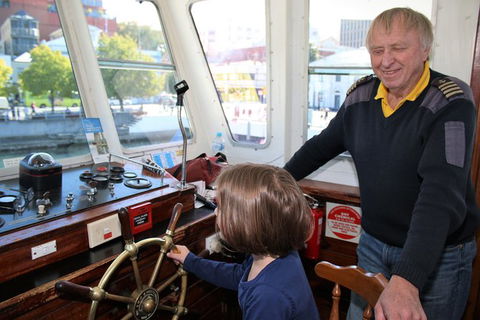 Derwent River Historic Harbour Cruise From Hobart - Holiday Sunshine Coast 6