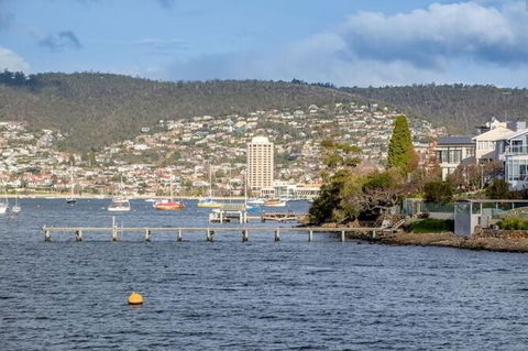 Derwent River Historic Harbour Cruise From Hobart - Holiday Sunshine Coast 3