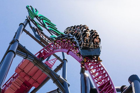 Gold Coast Theme Park Pass: Warner Bros. Movie World, Sea World And Wet'n'Wild - Sunshine Coast Tourism 0
