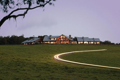 Helicopter Tour - Spicers Peak Lodge - Sunshine Coast Tourism 5