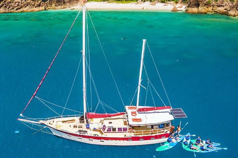 2-Day Whitsundays Sailing Adventure: SV Whitehaven - Holiday Sunshine Coast 2