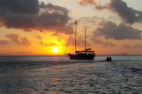 2-Day Whitsundays Sailing Adventure: SV Whitehaven - Holiday Sunshine Coast 7