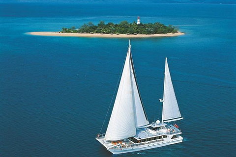 Wavedancer Low Isles Great Barrier Reef Sailing Cruise From Palm Cove - Holiday Sunshine Coast 1