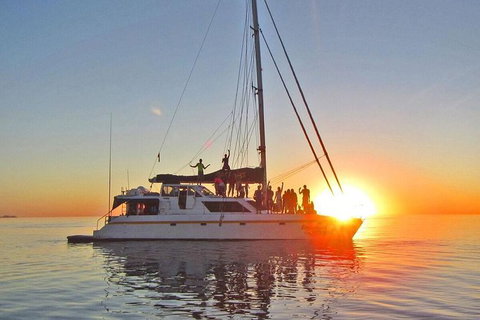 2-Night Whitsundays Sailing Adventure: Wings Sailing - Holiday Sunshine Coast 0