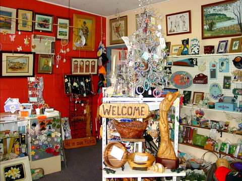 Country Brushstrokes - Holiday Sunshine Coast 0